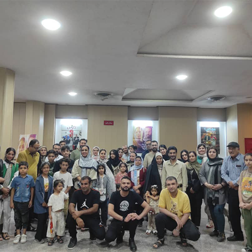 برگزاری دورهمی خانوادگی کارخانه فیاکو در مجموعه سینما نخل خرمشهر